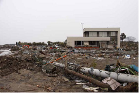 相野釜公会堂周辺。多数の民家が津波により流された