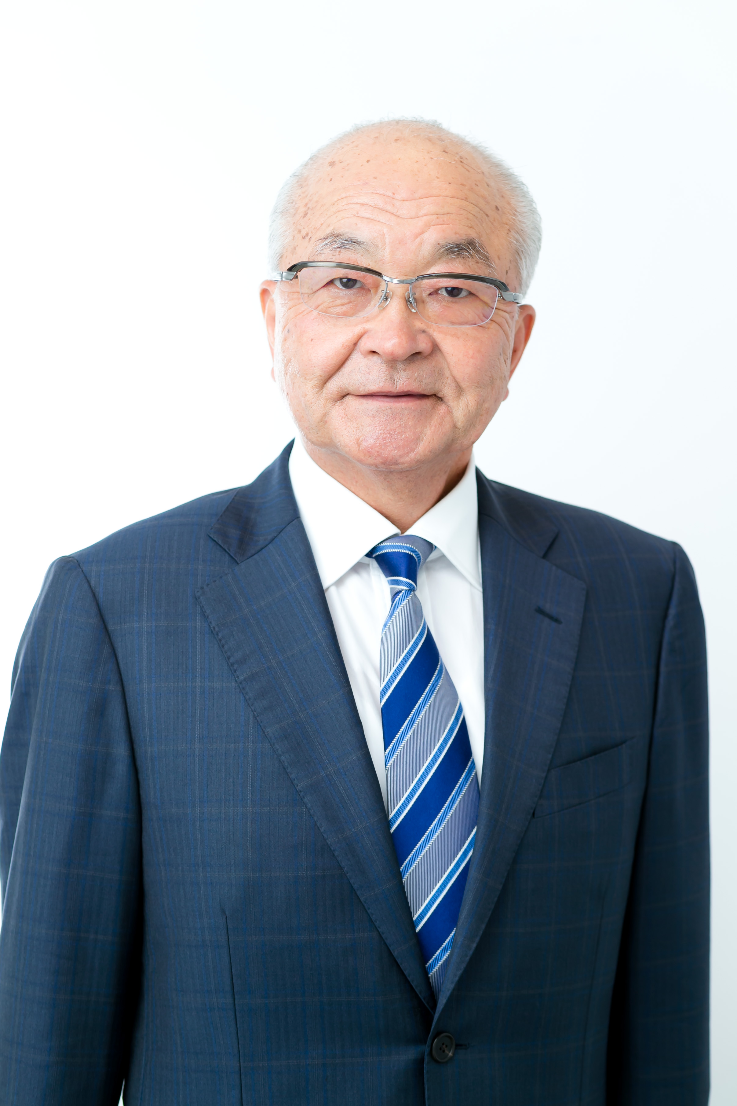 古賀 伸明　氏
